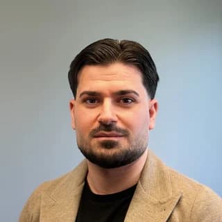 Ninos Gourie, grundare av Qalkylera